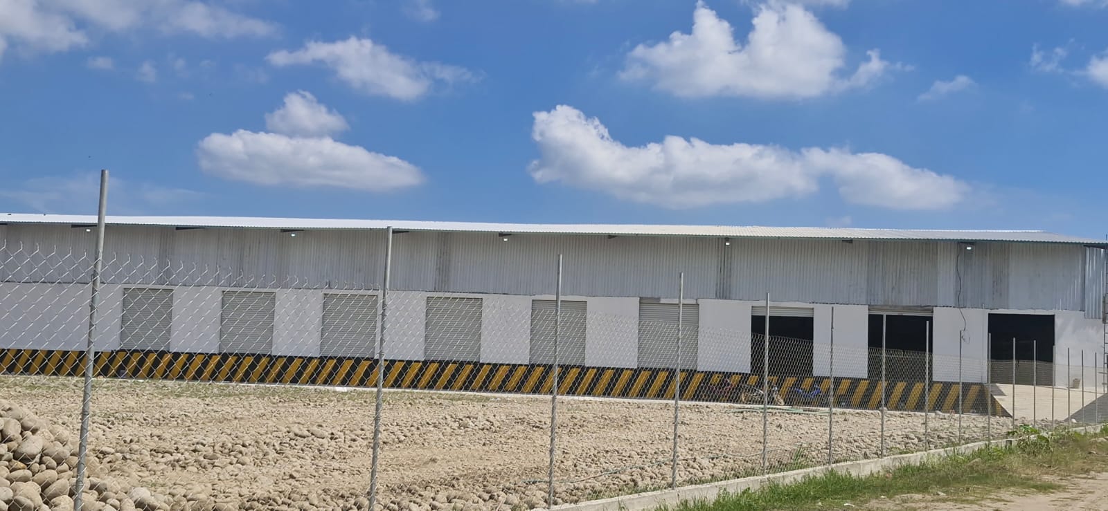 Trabajo de cortinas de acero Ancor 33